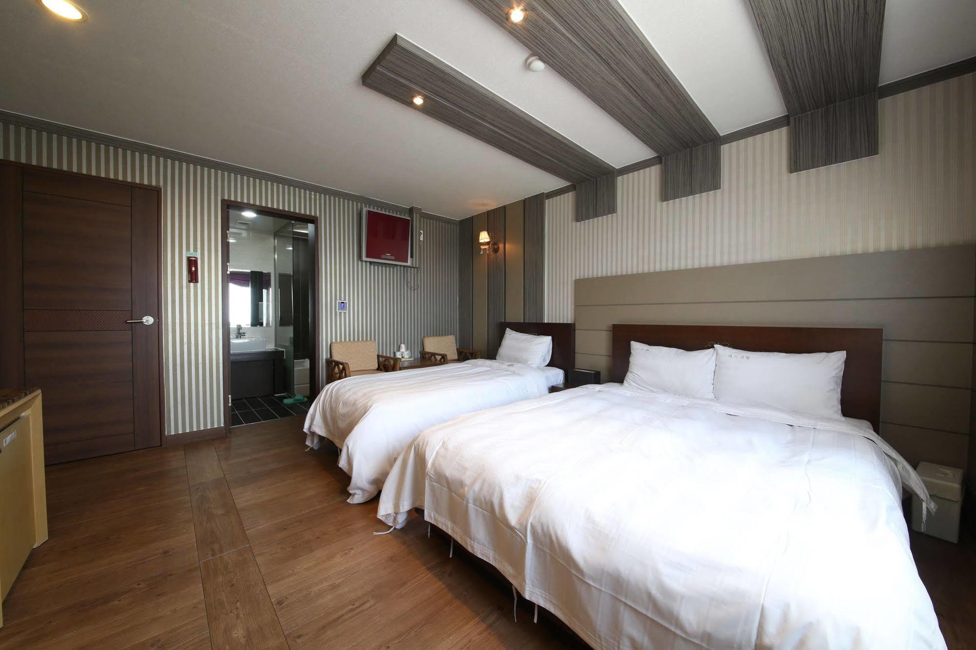 Yes Motel Кунсан Екстер'єр фото