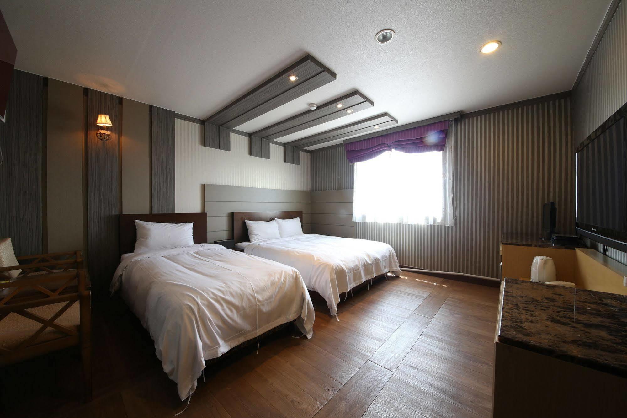 Yes Motel Кунсан Екстер'єр фото
