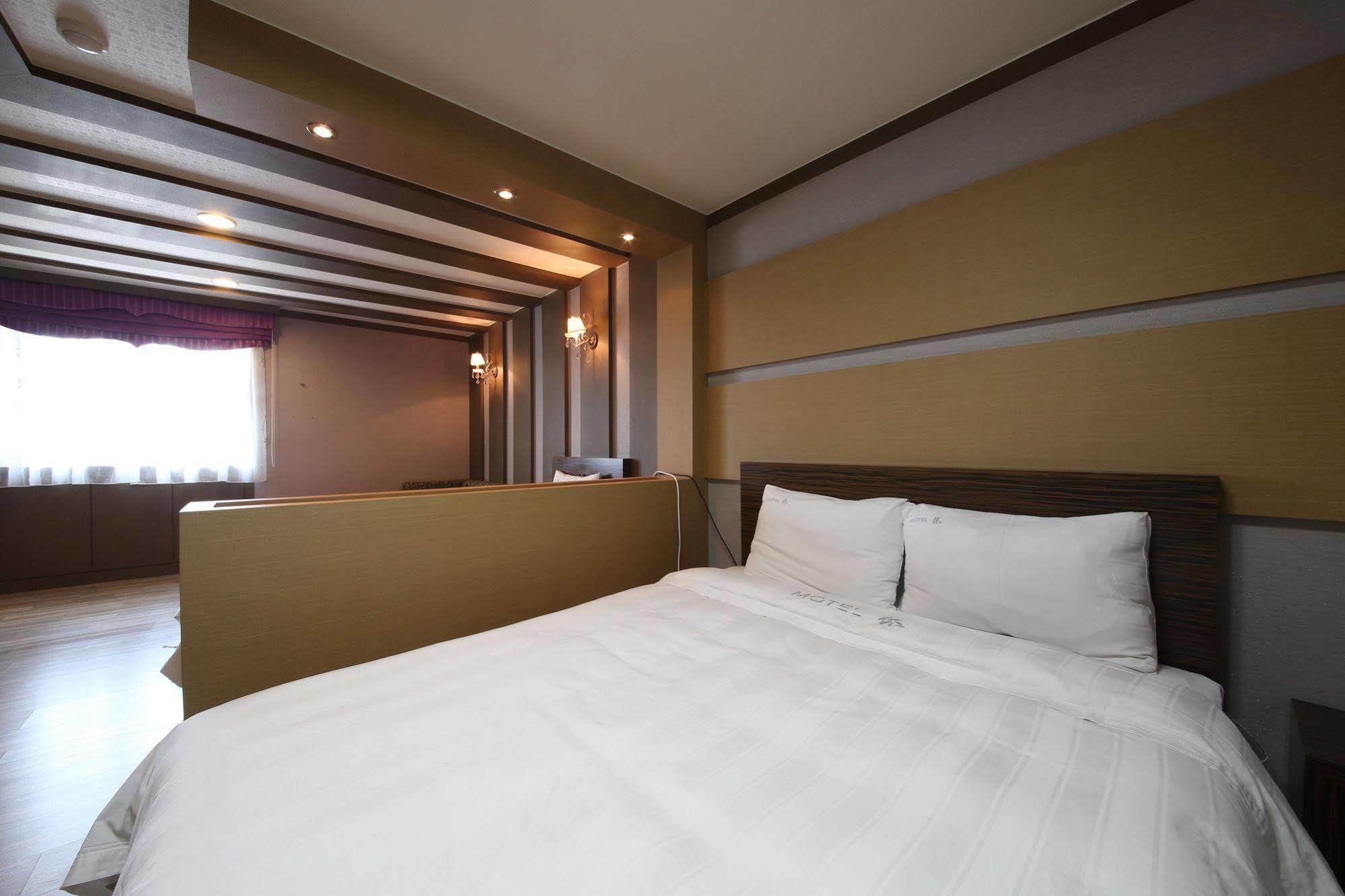 Yes Motel Кунсан Екстер'єр фото