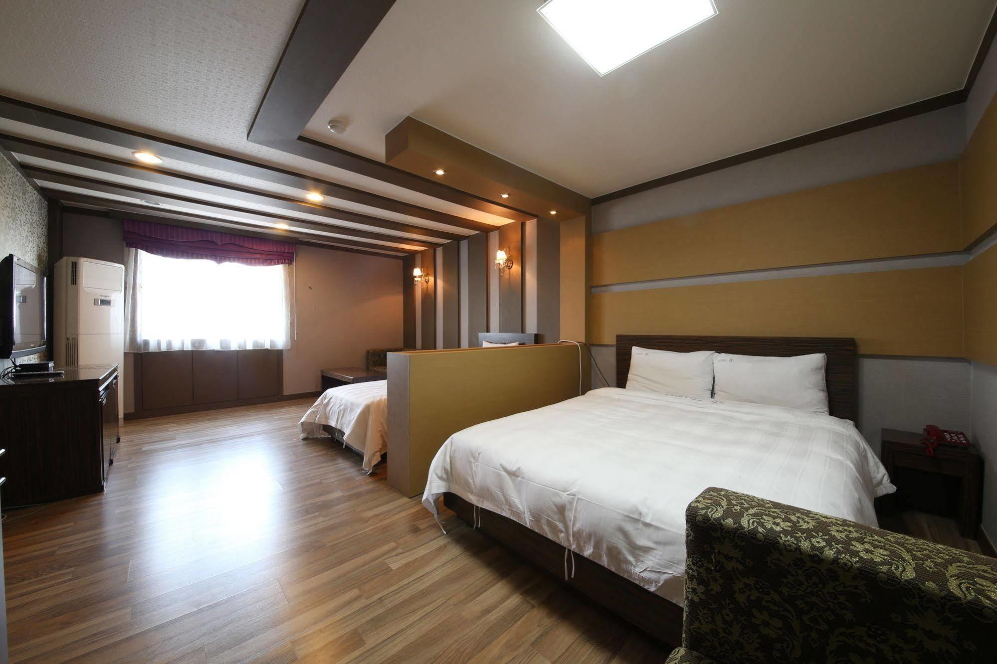 Yes Motel Кунсан Екстер'єр фото