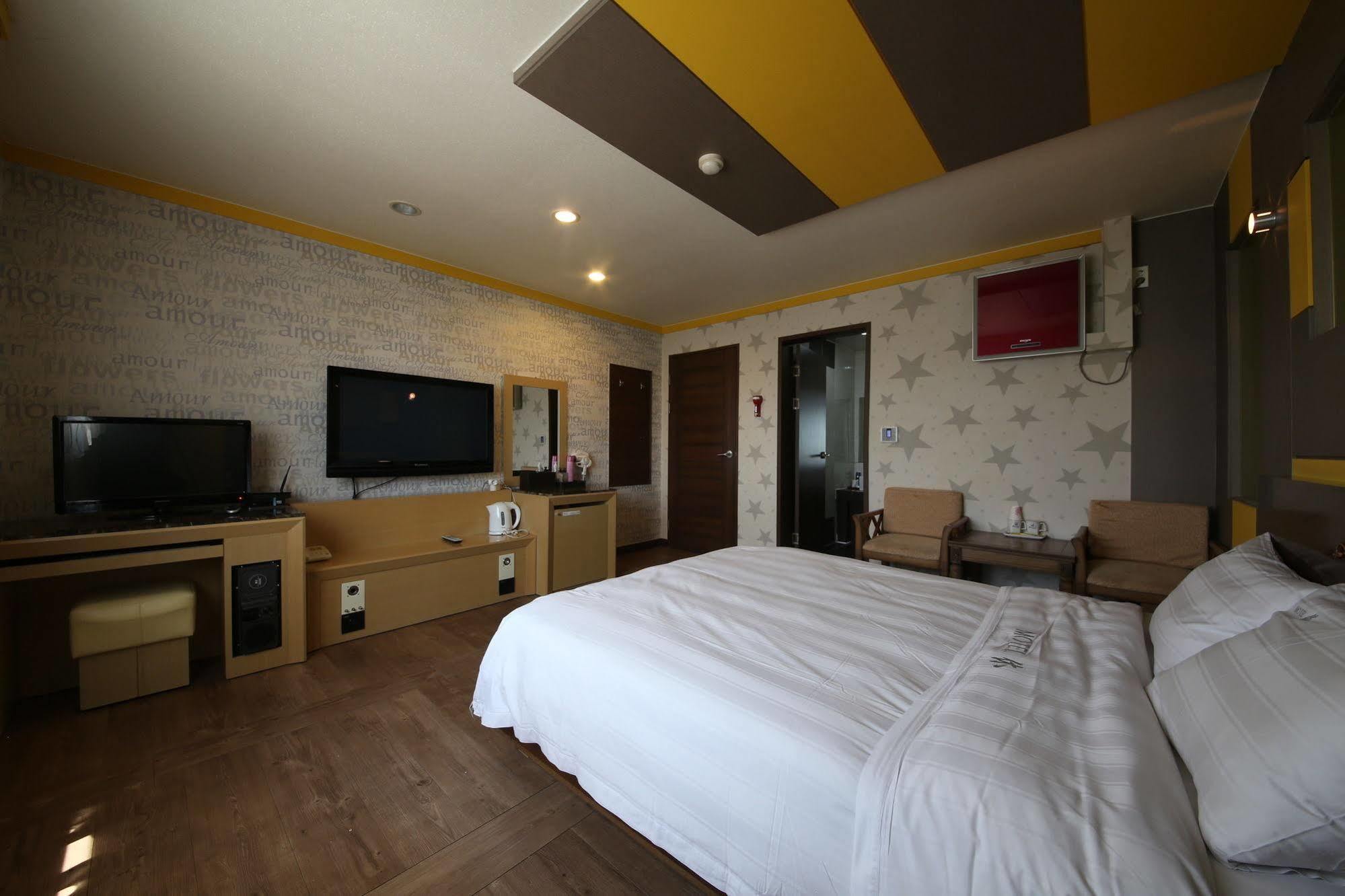 Yes Motel Кунсан Екстер'єр фото