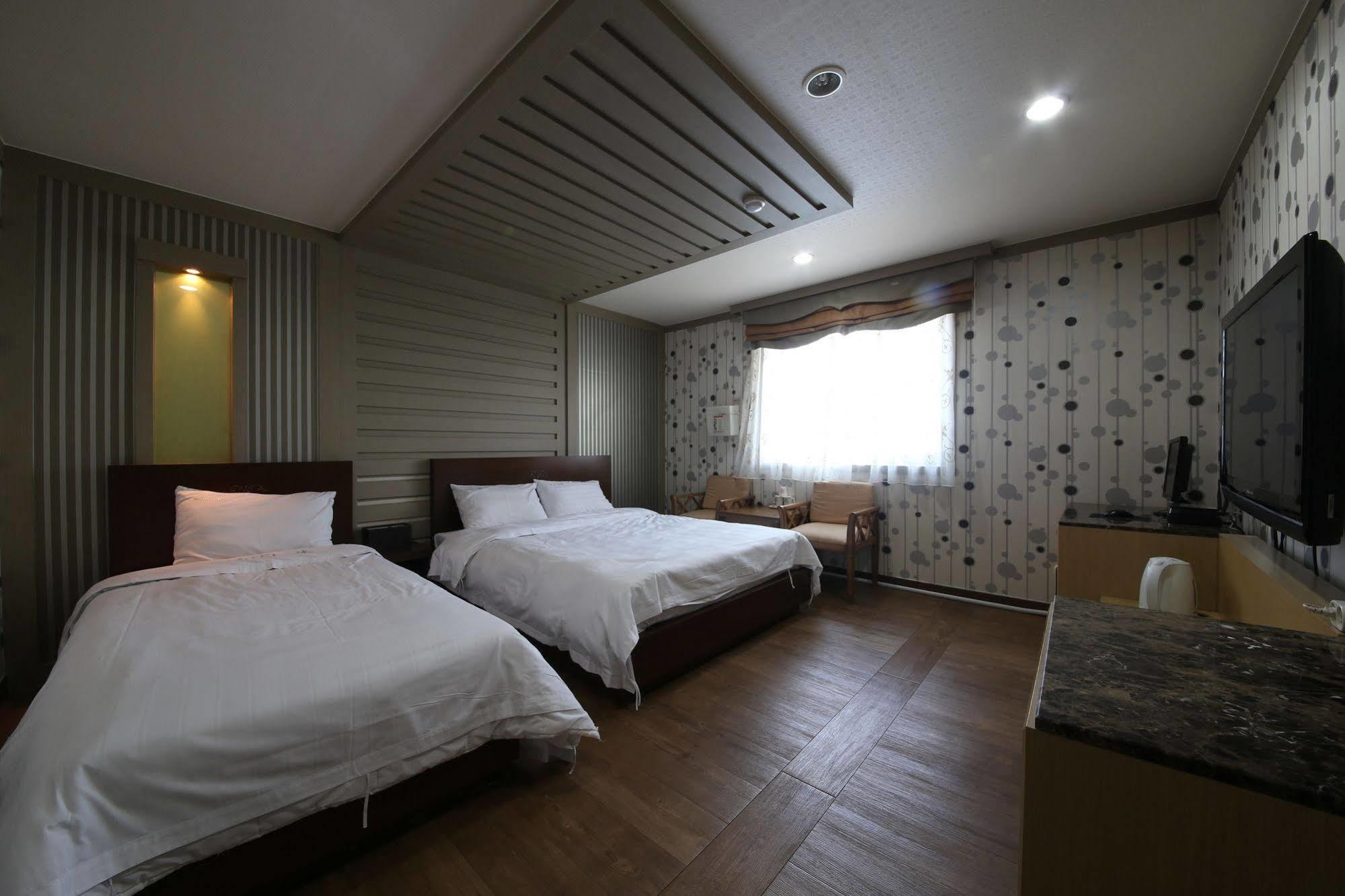 Yes Motel Кунсан Екстер'єр фото