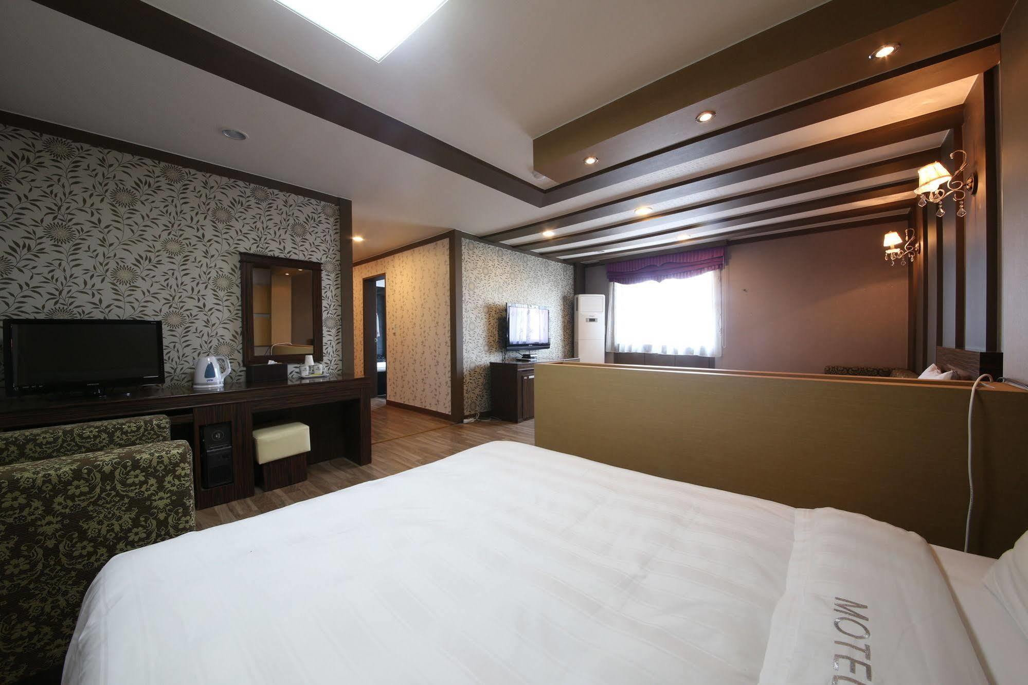 Yes Motel Кунсан Екстер'єр фото