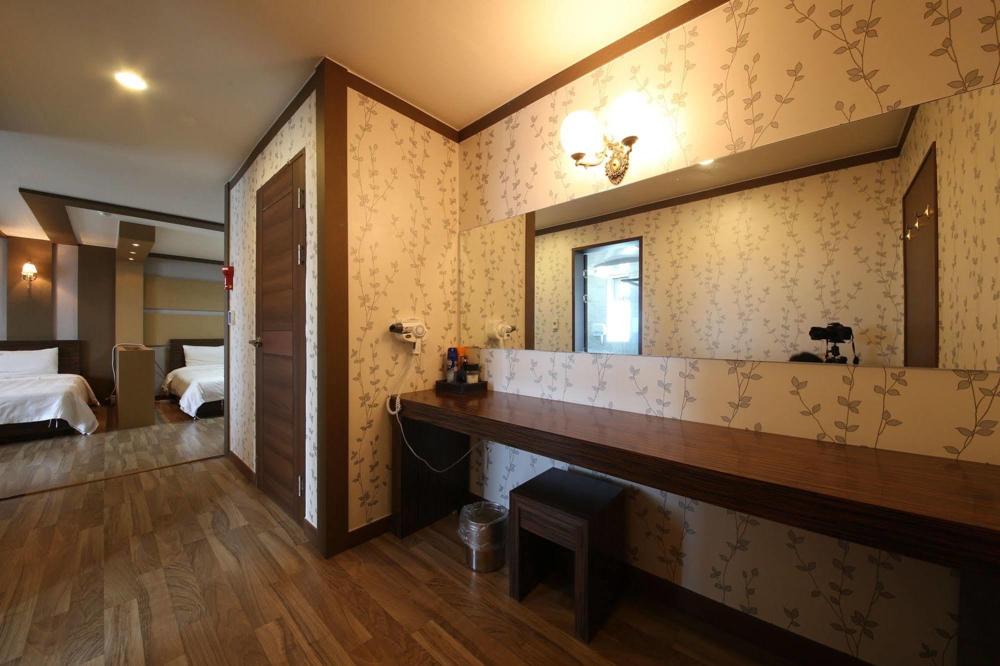 Yes Motel Кунсан Екстер'єр фото